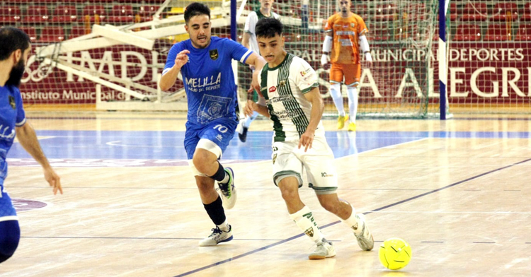 Luis Evangelio en el duelo con el Melilla. Foto: Edu Luque