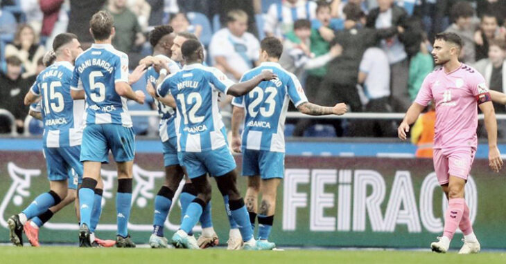 Celebración del gol del Deportivo ante el Eldense. Foto: LaLiga Hypermotion