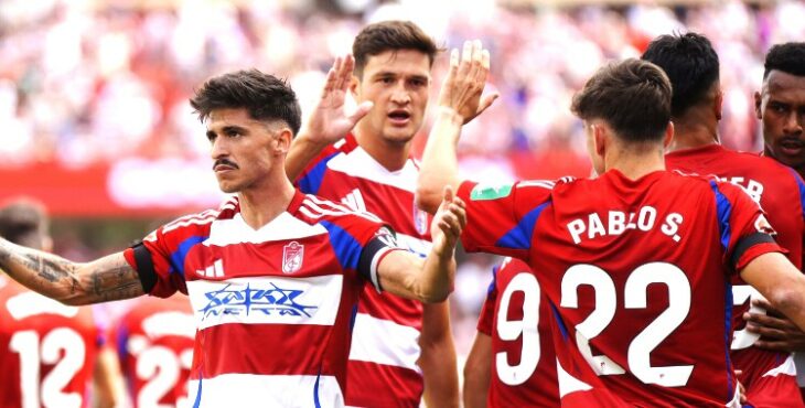 Los jugadores nazarís celebran uno de sus goles de esta temporada. Foto: Granada CF