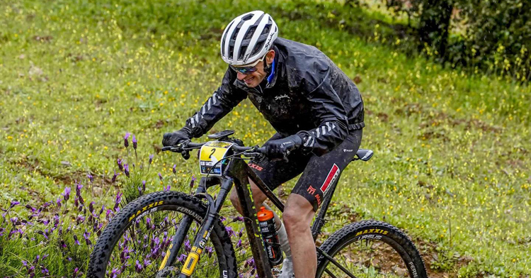 Un ciclista en la anterior edición de la Guzmán el Bueno.