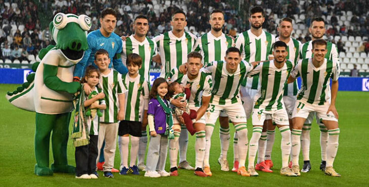 El once del Córdoba ante el Eldense con la primera titularidad de Carlos Isaac en El Arcángel.