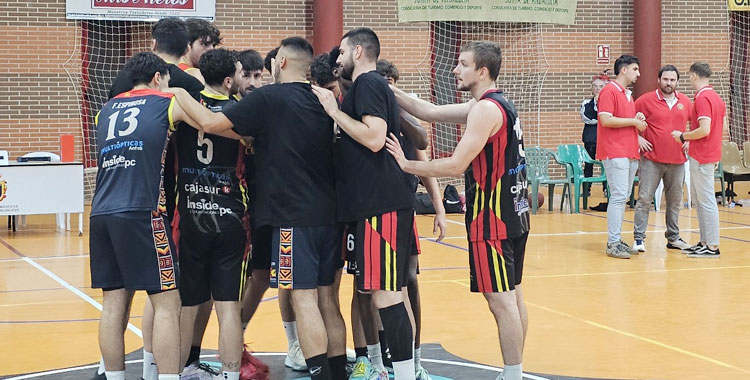 Los jugadores del club minero en un partido de pretemporada. Foto: CP Peñarroya