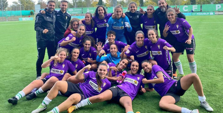 Mucha alegría sobre el césped de las blanquiverdes, esta vez de morado, tras arrasar en Pozuelo de Alarcón. Foto: @CordobaFemenino