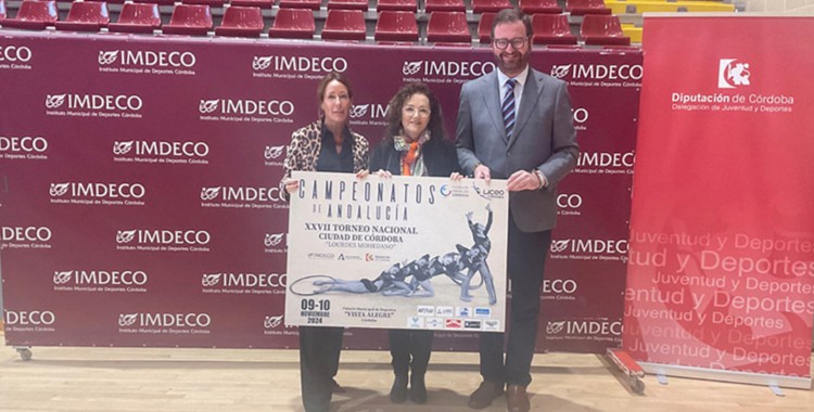 Marisol Lozano, Presidenta del Club Liceo de Córdoba, acompañada en la presentación del Torneo. Foto: Club Liceo de Córdoba