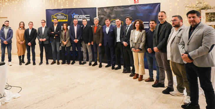 La foto de grupo de la presentación. Foto: Automóvil Club de Córdoba