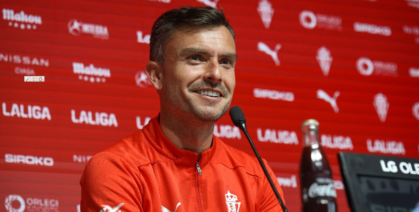 Rubén Albés en la previa del Sporting-Córdoba. Fotografía: Real Sporting