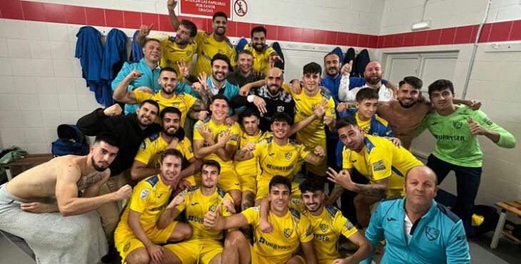 Los chicos del Palma del Río celebrando la victoria. Foto Palma del Río