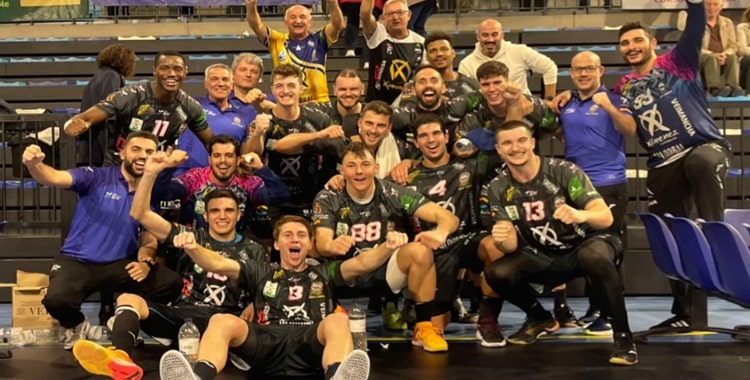 El Ángel Ximénez celebrando una de sus victorias. Foto: Club Balonmano Ángel Ximénez