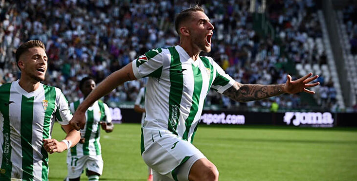 Antonio Casas celebrando el gol del empate ante el Castellón.