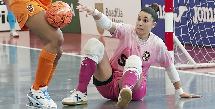 Cristina García en una imagen de archivo con su equipo. Foto: RFEF