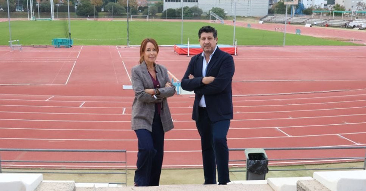 Marian Aguilar y Sebastián del Rey, presidenta y gerente del IMDECO, en El Fontanar.