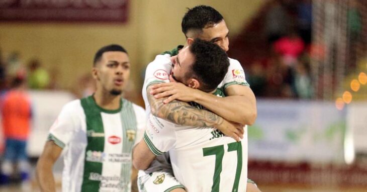 Juanan celebra su gol ante el Manzanares. Foto: Edu Luque