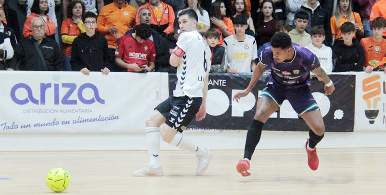 Kaue Pereira en el partido de la pasada jornada en el Ciudad de Tudela. Foto: ATP Iluminación Tudelano Ribera Navarra FS