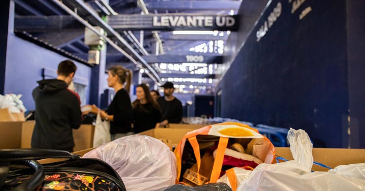 Solidaridad en el Ciutat de Valencia. Foto: Levante UD