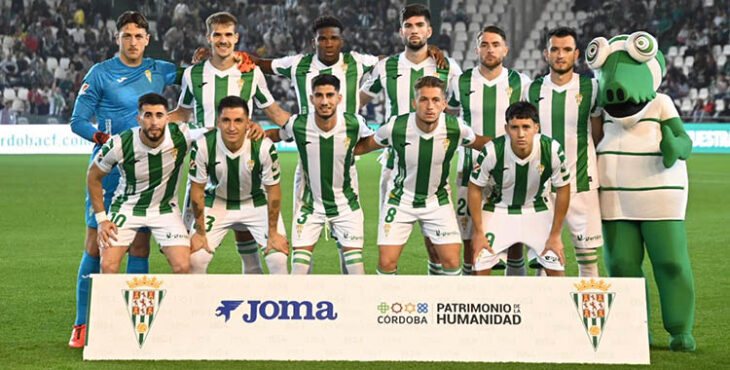 El once del Córdoba CF ante el Real Zaragoza con el debut de Adrián Vázquez en el lateral derecho.