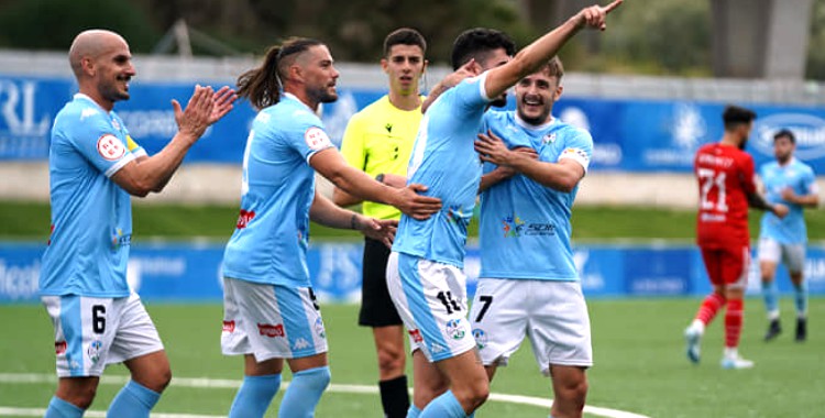 Los jugadores del Lucena celebrando un gol. Foto: Antonio Dávila