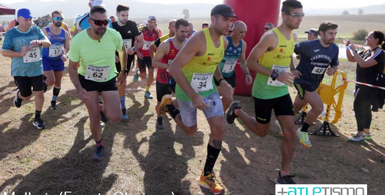 Atletas en la salida del primer Cross Mellaria. Foto: Luis Beltrán / masatletismo.com