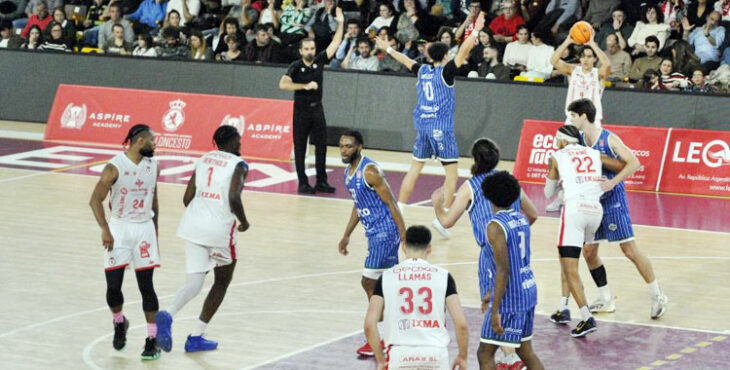 La escuadra cordobesa en su partido en León. Foto: Córdoba Club de Baloncesto