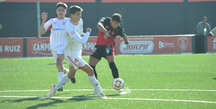 La escuadra pontana quiere resarcirse del último pinchazo con urgencia. Foto: Tino Navas / Salerm Puente Genil