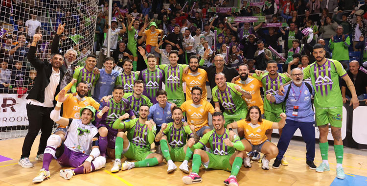 La celebración en Son Moix de Carlos Barrón y sus compañeros. Foto: Illes Balears Palma Futsal