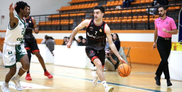 Donnell Nixon defendiendo. Foto: Córdoba Club de Baloncesto