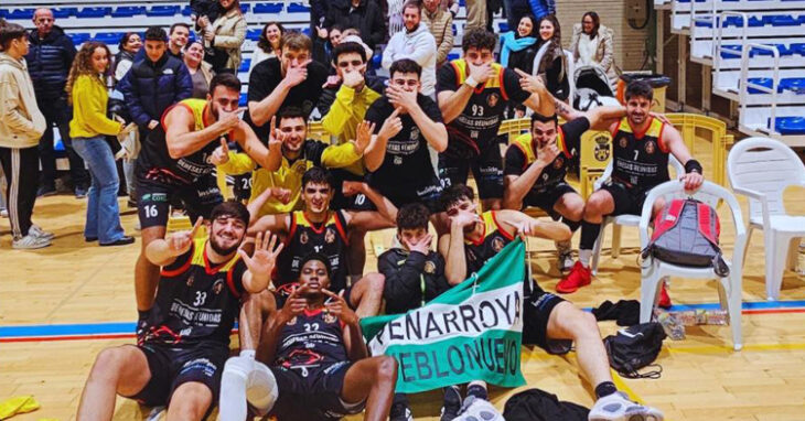 Los jugadores del Peñarroya tras vencer en Aljaraque. Foto: CP Peñarroya