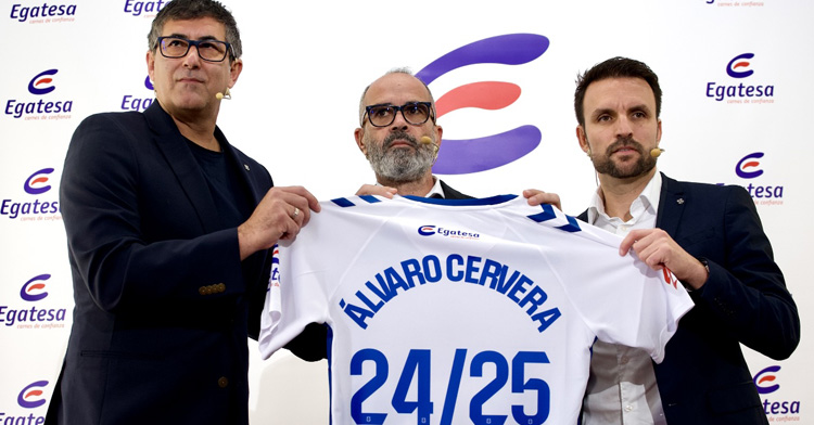 Álvaro Cervera en su presentación con el Tenerife. Foto: CD Tenerife