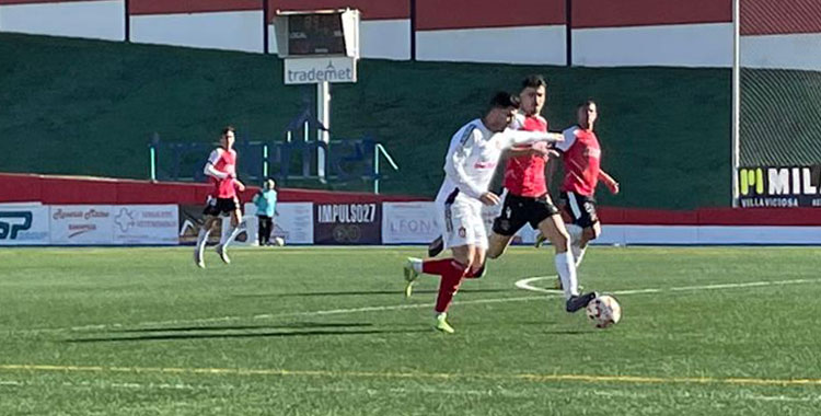 Lance del Atlético Espeleño-Utrera. Foto: Emilio José Torres / Facebook: Torres Caballero Fotografía / Instagram: @ejtorrescaballero