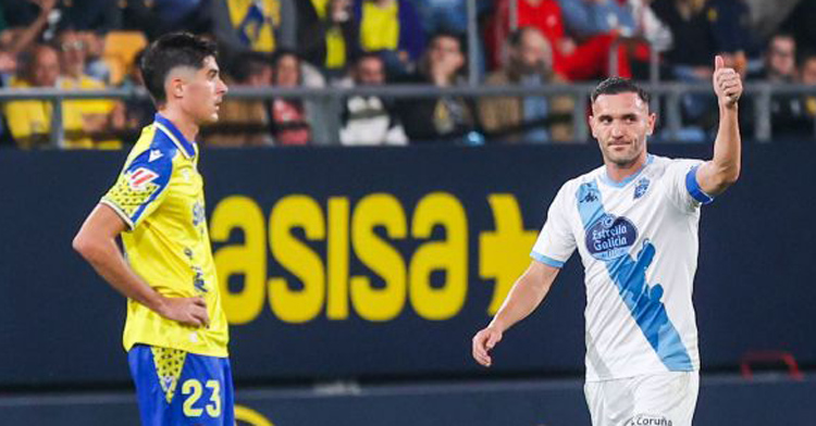 Lucas Pérez tras su primer gol al Cádiz. Foto: LaLiga Hypermotion