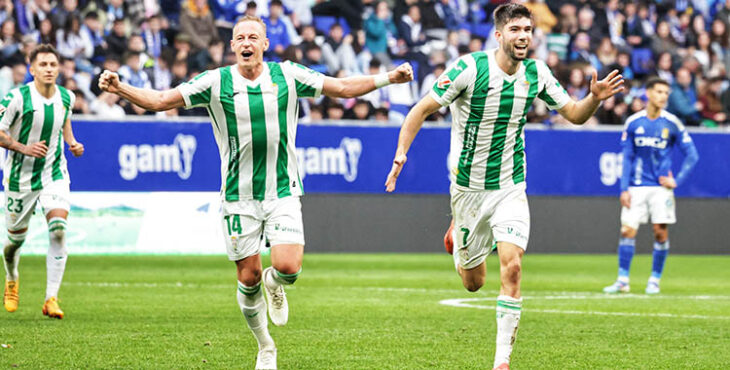 Nico Obolskii y Theo Zidane celebrando el gol del ruso que habría el camino de la victoria en Oviedo.