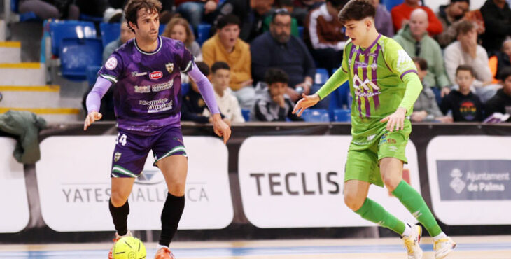 Pablo del Moral busca inventar en una jugada ante el Illes Balears Palma Futsal