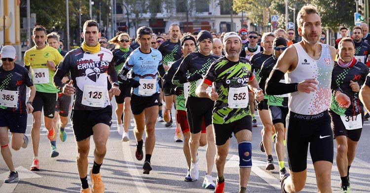 Atletas en la Subida a las Ermitas por la donación de órganos. Foto: Omeyas Trail