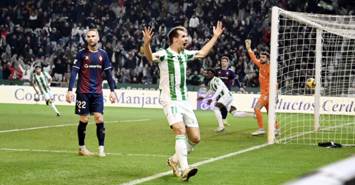 Ander Yoldi celebra el gol del triunfo ante el Éibar. Foto: Natalia Román