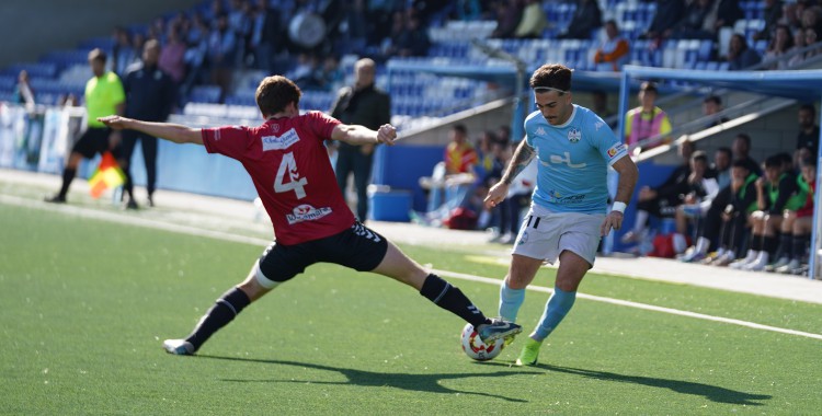 La escuadra celeste se mide a los rojillos del Atlético Espeleño. Foto: Antonio Dávila / Ciudad de Lucena