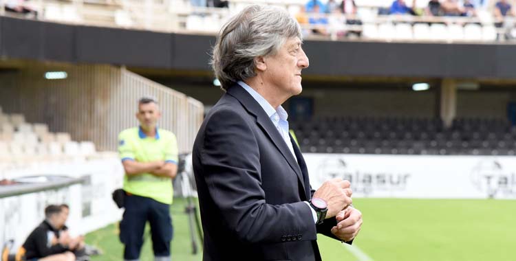 Enrique Martín en Cartagonova en su último partido con el Córdoba.