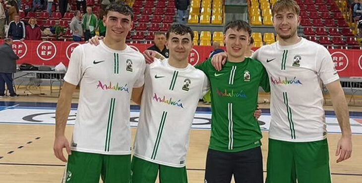 Pablo Guti, segundo por la izquierda, posa con sus compañeros del Marqués de Nervión en el Campeonato de España de Selecciones Autonómicas que Andalucía conquistó días atrás en Vista Alegre. Foto: CD Marqués de Nervión