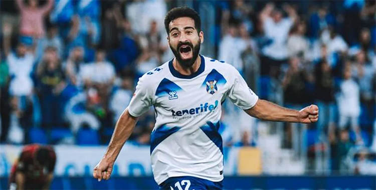 Rubén Alves celebrando el gol que marcó con el Tenerife ante el Mirandés.