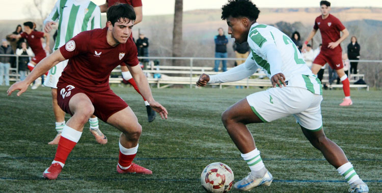 Marcelo, del Juvenil A, debutó con el conjunto de Gaspar Gálvez. Foto: CCF