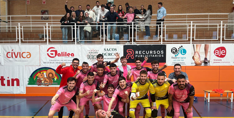 La celebración bujalanceña con sus aficionados en el Núñez Blanca. Foto: CD Bujalance FS