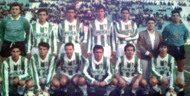 Anquela con Berges y Paco Jémez en un once de la 1989-90.