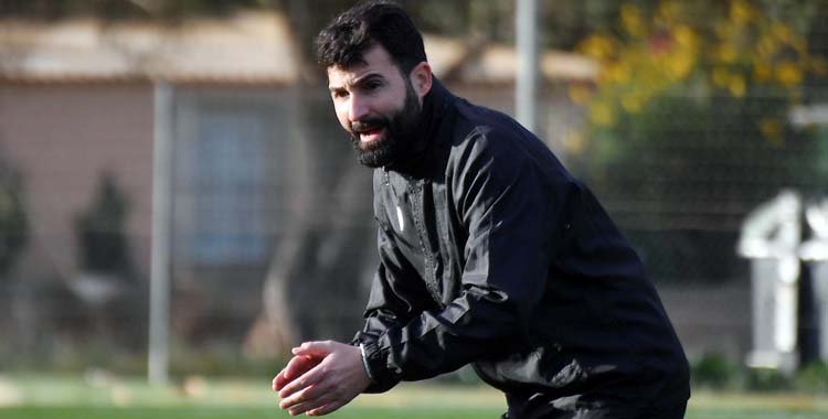 Fernández Romo en un entrenamiento albinegro.