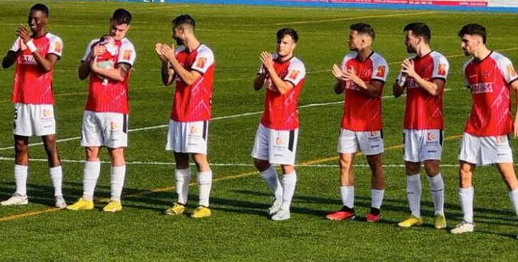 Los jugadores del Atlético Espeleño antes de un partido