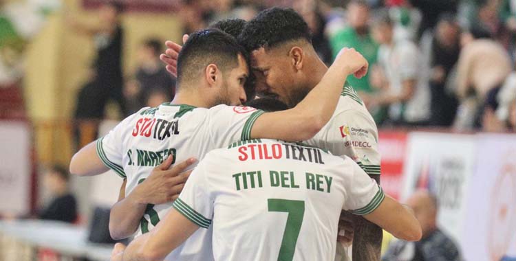 Los jugadores del Córdoba Patrimonio celebran un gol.