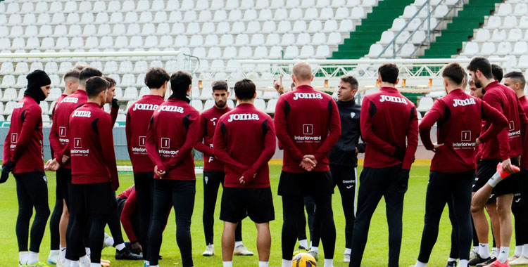 La plantilla del Córdoba en un entrenamiento.