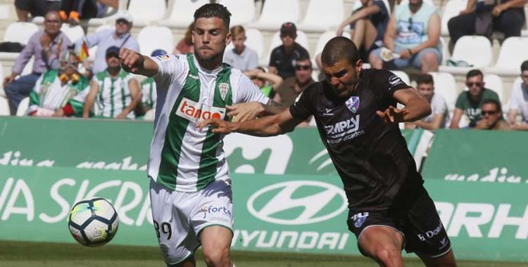 Eneko Jauregi en la última visita a Córdoba del Huesca.