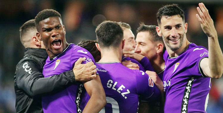 La celebración del Córdoba en el tanto de Álex Sala. Foto: LaLiga Hypermotion