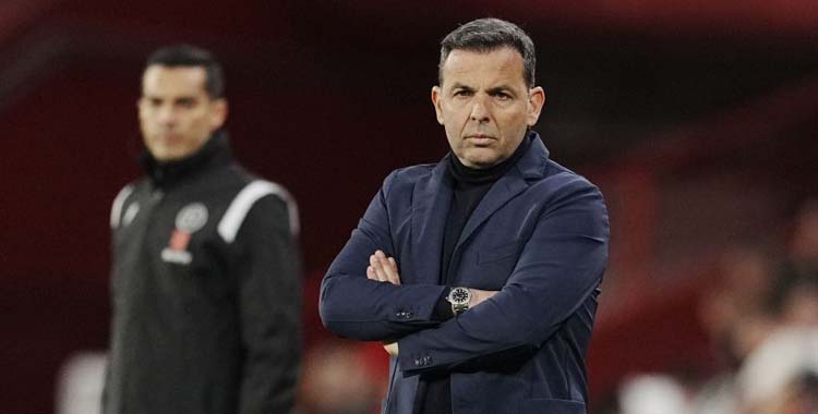 Javi Calleja en su último partido al frente del Real Oviedo.