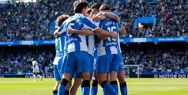 Los jugadores del Deportivo celebrando un tanto en Riazor. Foto: RC Deportivo de La Coruña