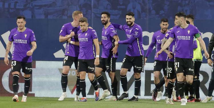 Los jugadores del Córdoba celebran su gol en Zaragoza. Foto: LaLiga Hypermotion