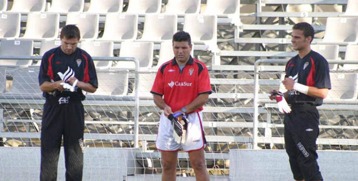 Jorge Ramírez en su primer año como entrenador de porteros entre Jauregi y Sebas Moyano.